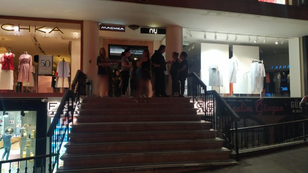 Foto - Nişantaşı'nda korku dolu anlar! Vatandaşlar sokağa döküldü