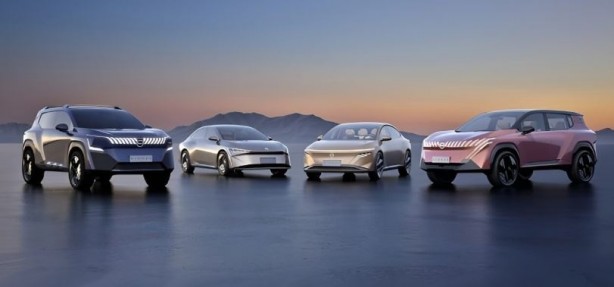 Nissan elektrikli otomobilde iddialı geliyor! Yeni modellerini tanıttı