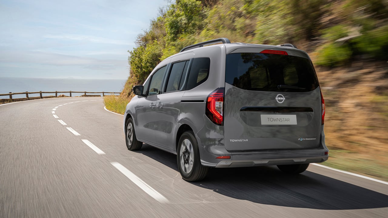 Foto - Nissan Townstar, elektrikli ve benzinli seçenekleriyle sahnede! Fiyatıyla dudak uçuklattı!