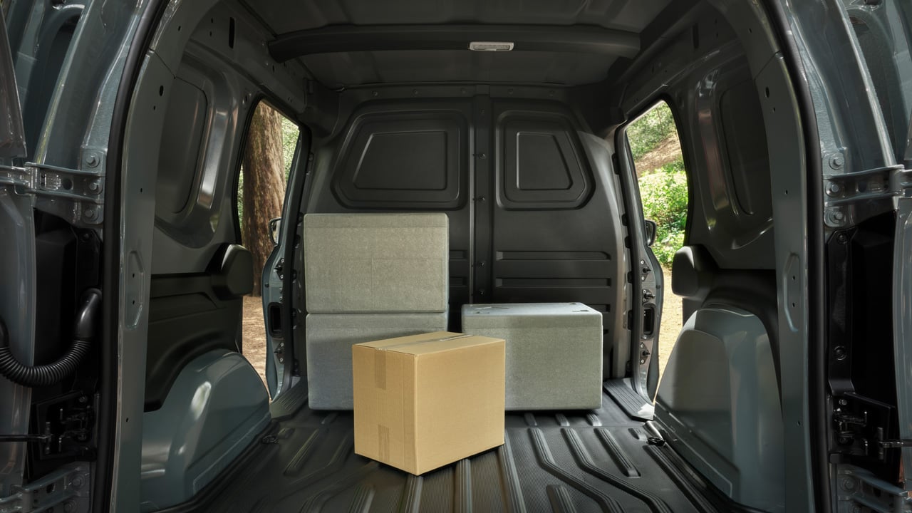 Foto - Nissan Townstar, elektrikli ve benzinli seçenekleriyle sahnede! Fiyatıyla dudak uçuklattı!