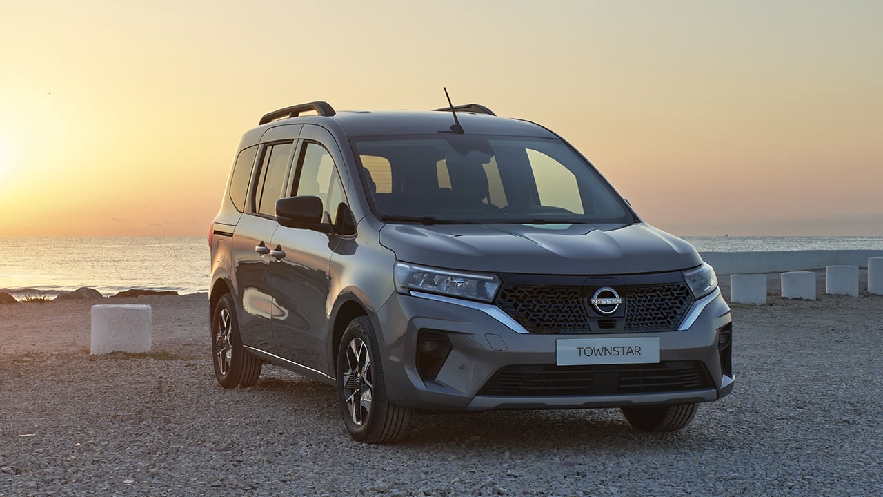 Foto - Nissan Townstar, elektrikli ve benzinli seçenekleriyle sahnede! Fiyatıyla dudak uçuklattı!