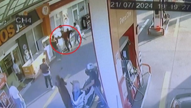 Foto - ‘Niye çöp atıyorsun?' dedi, 15 kişiden dayak yedi