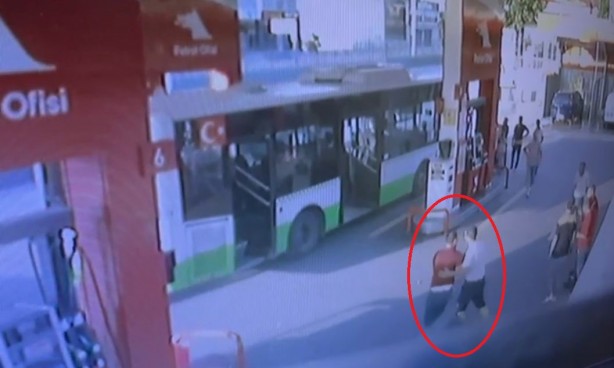 Foto - ‘Niye çöp atıyorsun?' dedi, 15 kişiden dayak yedi