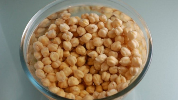 Nohut suyu romatizmal ağrılara iyi geliyor!