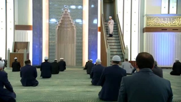 Foto - Normalde 1 buçuk saat süren Cuma namazı o ilimizde 20 dakikada kılınacak