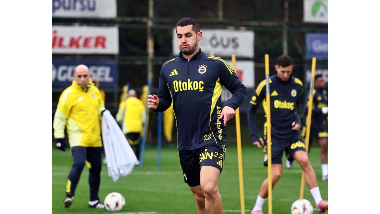 Nottingham Forest mesaisi başladı