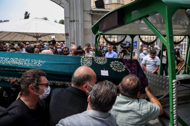 Foto - NTV spikeri Özlem Sarıkaya Yurt gözyaşları içinde son yolculuğuna uğurlandı