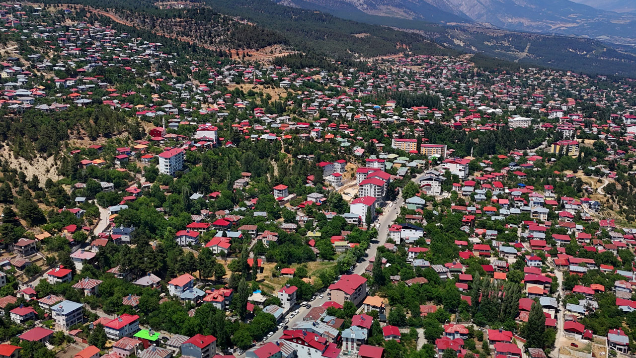 Nüfus 20 kat arttı! Kent boşaldı dağlar doldu