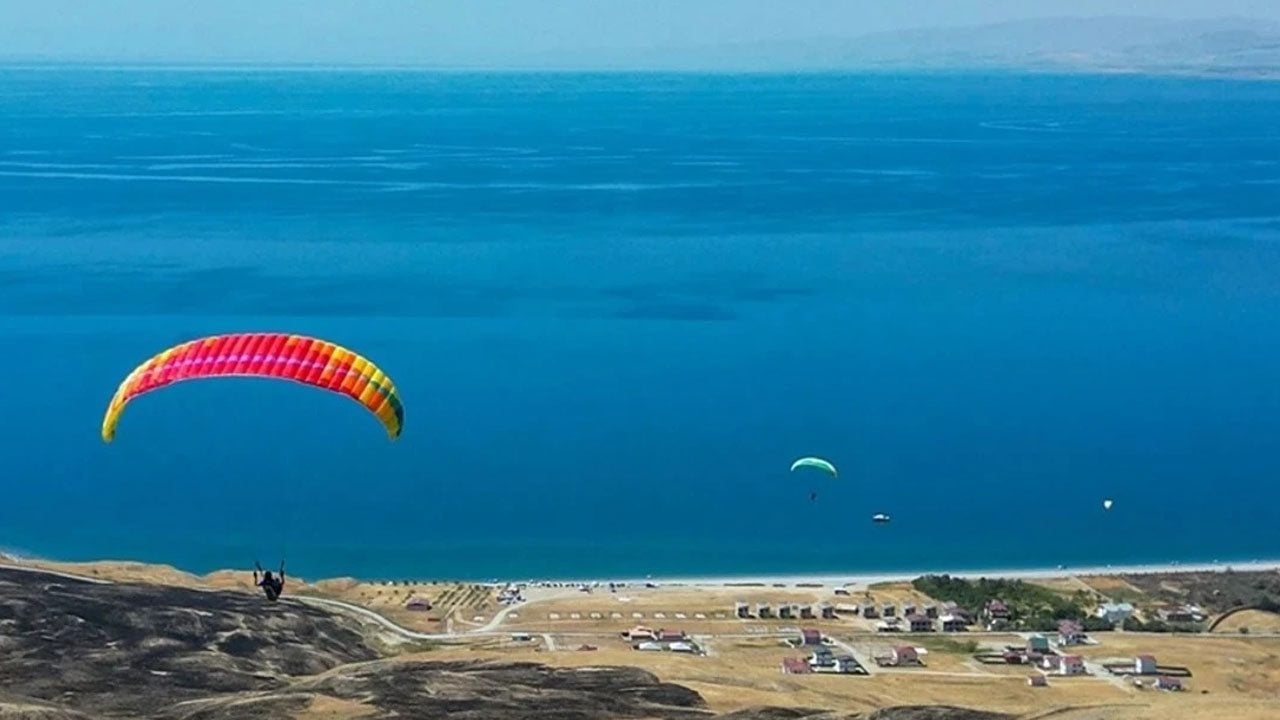 Foto - Nuh Tufanı iddiasına arkeologdan dikkat çeken cevap! Van Gölü’nün altında 11 bin yıllık şehir mi var? 