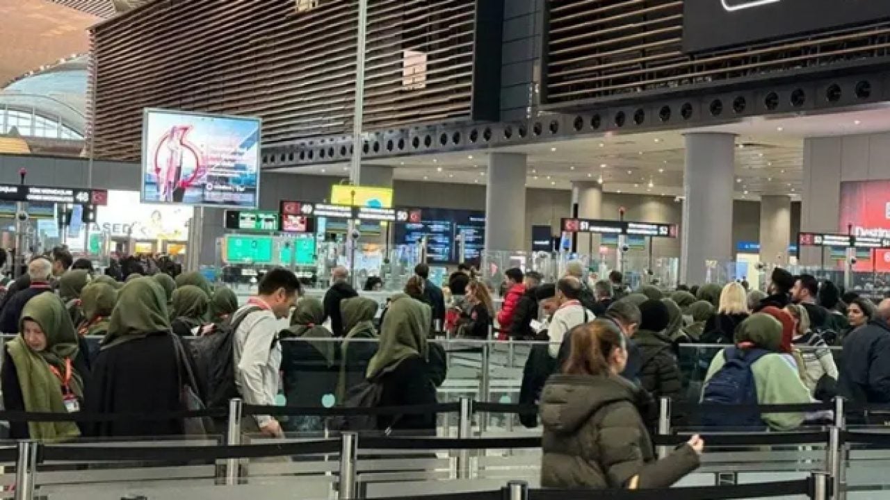 Foto - Nürnberg Havalimanı’nda acil durum alarmı! Uçuşlar durduruldu