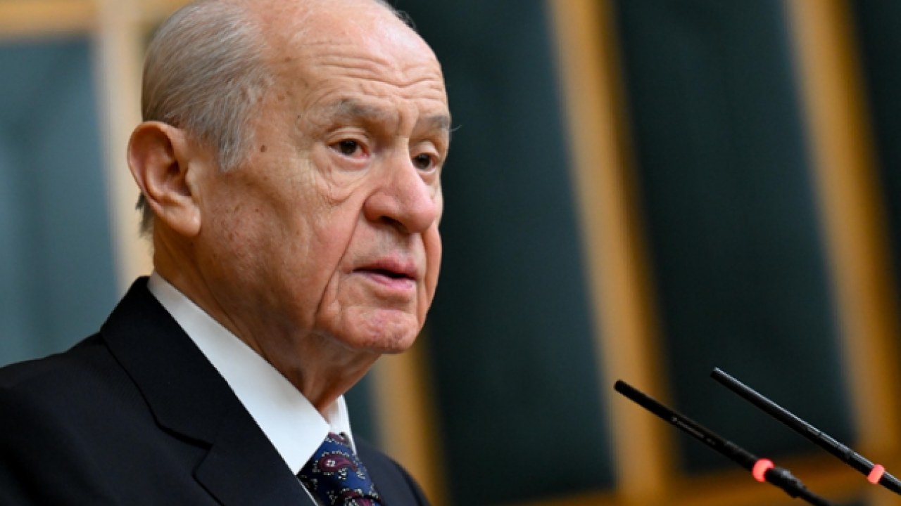 O ailenin mührüyle toplantıya çıktı: Bahçeli'nin yüzüğü merak konusu oldu!