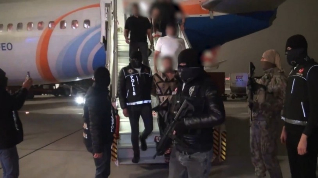 Foto - O alçaklar için gözümüz yollarda kalmıştı! 3’ü birden paketlenip Türkiye’ye getirildi