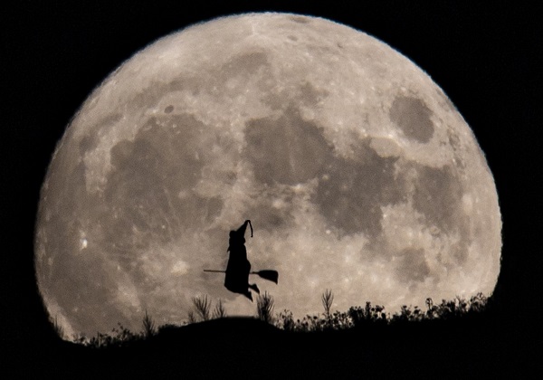 Foto - O anlar böyle görüntülendi! Ay tutulmasında gölge oyunu