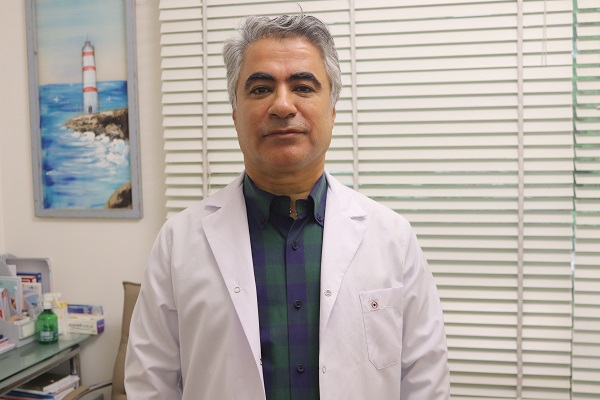 Foto - O anlar böyle kaydedildi! Arıyı kurtarırken az daha canından oluyordu