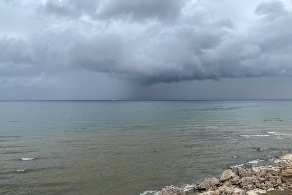 Foto - O anlar böyle kaydedildi! Van Gölü'nde hortum