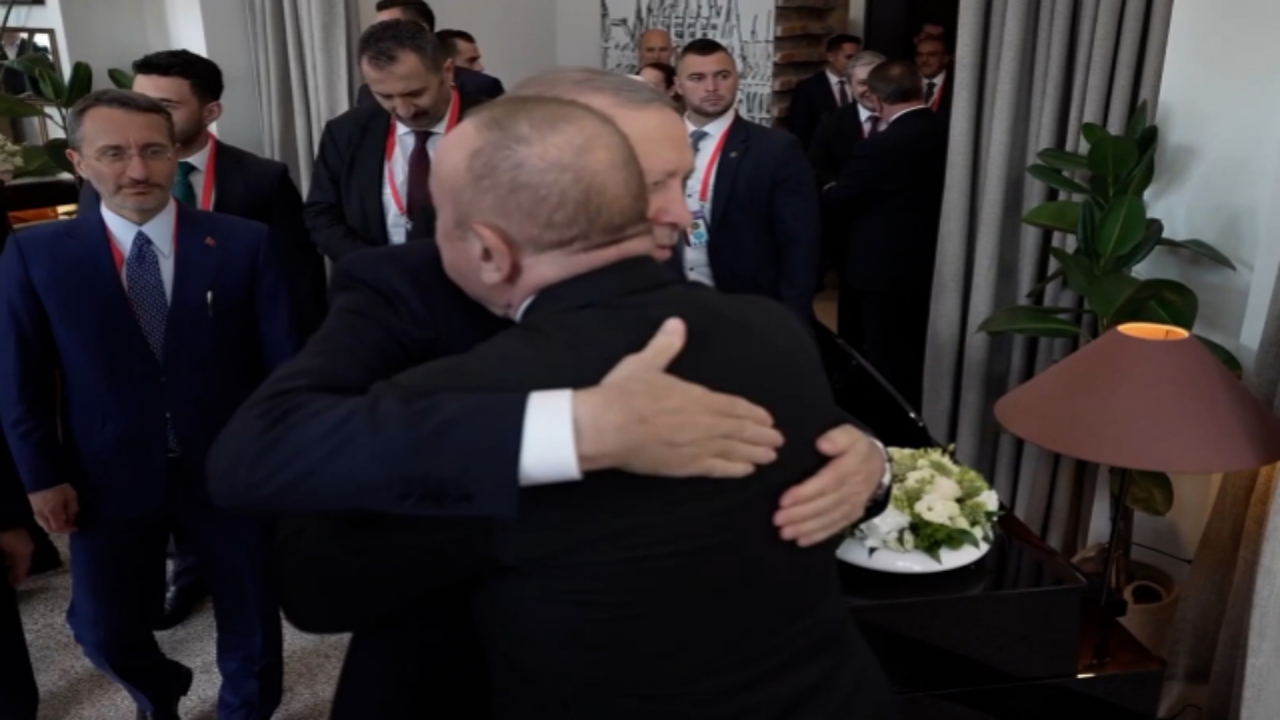 Foto - O anlar gündem oldu! Erdoğan, karşısında onu görünce dayanamadı: Gel bir sarılayım sana