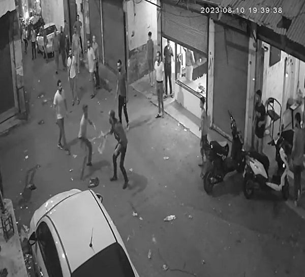 Foto - O anlar kameraya yansıdı! Aksiyon filmlerini aratmayan kavga