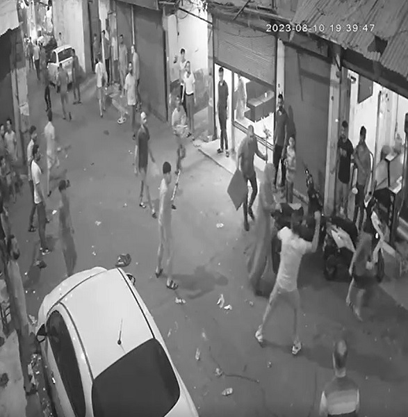 Foto - O anlar kameraya yansıdı! Aksiyon filmlerini aratmayan kavga