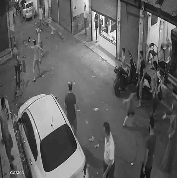 Foto - O anlar kameraya yansıdı! Aksiyon filmlerini aratmayan kavga