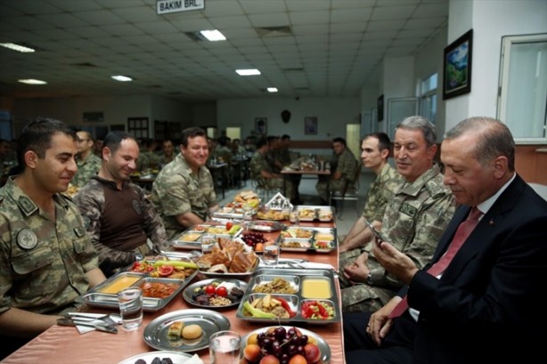 Foto - O asker bakın kimmiş!
