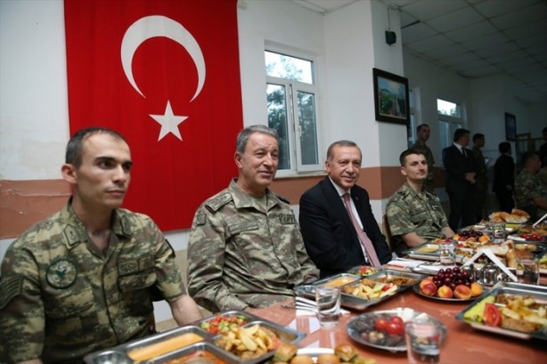 Foto - O asker bakın kimmiş!