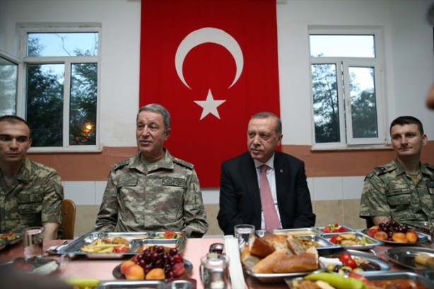 Foto - O asker bakın kimmiş!