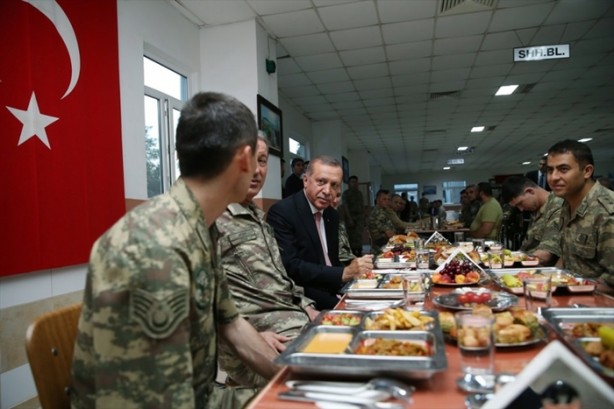 Foto - O asker bakın kimmiş!