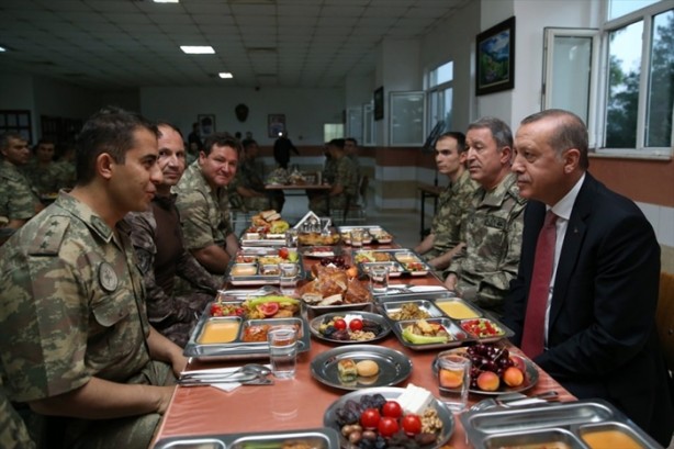 O asker bakın kimmiş!