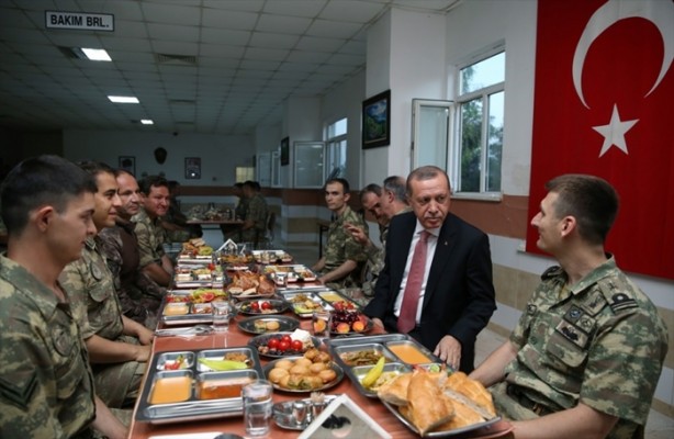 Foto - O asker bakın kimmiş!