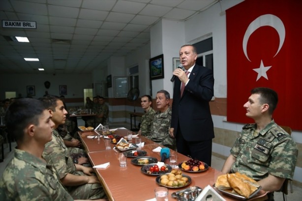 Foto - O asker bakın kimmiş!