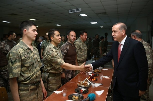 Foto - O asker bakın kimmiş!
