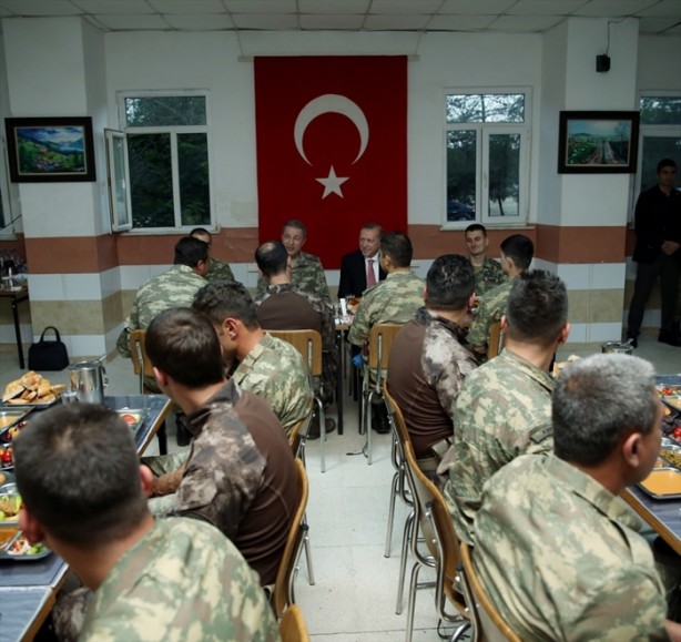 Foto - O asker bakın kimmiş!