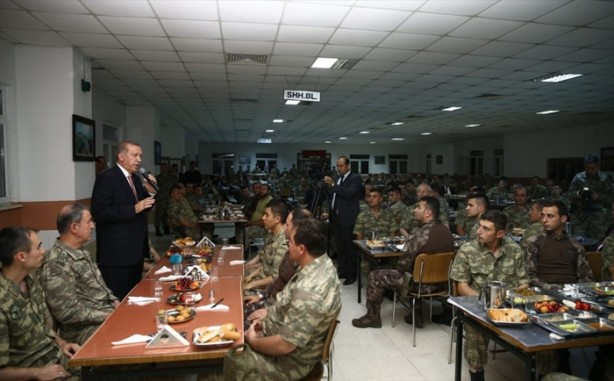 Foto - O asker bakın kimmiş!