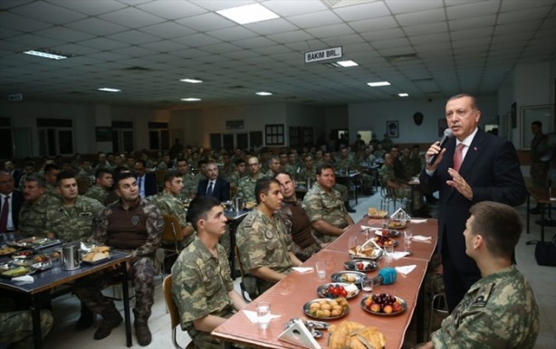 Foto - O asker bakın kimmiş!