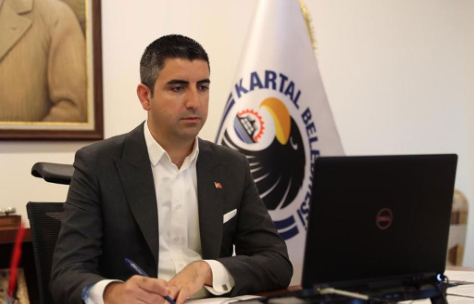 Foto - O belediye güldürdü! 4 yıl boyunca görmedikleri kaldırımı seçime 2 ay kala fark ettiler