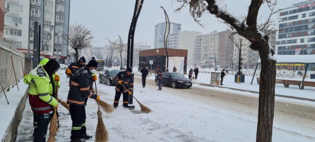 Foto - O bölgeyle ulaşım tamamen kesildi!