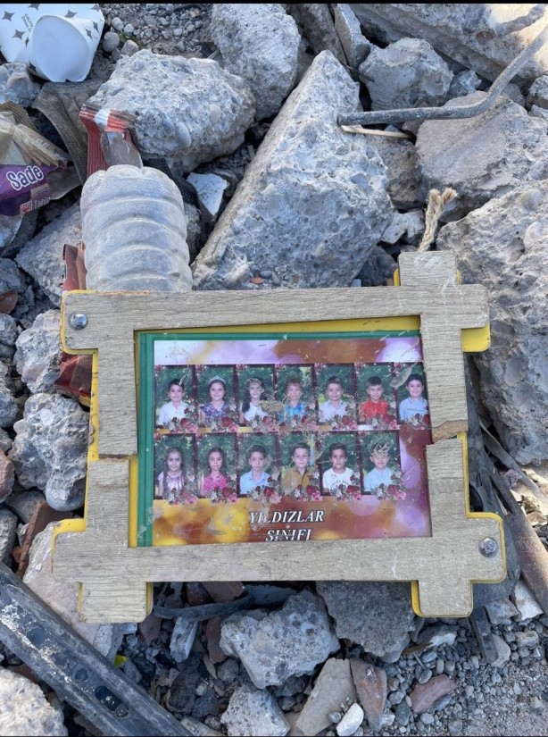 Foto - O caddelerde artık acının izleri var! Maraş, hâlen enkazlarda atan 'kahraman kalp' arayışında
