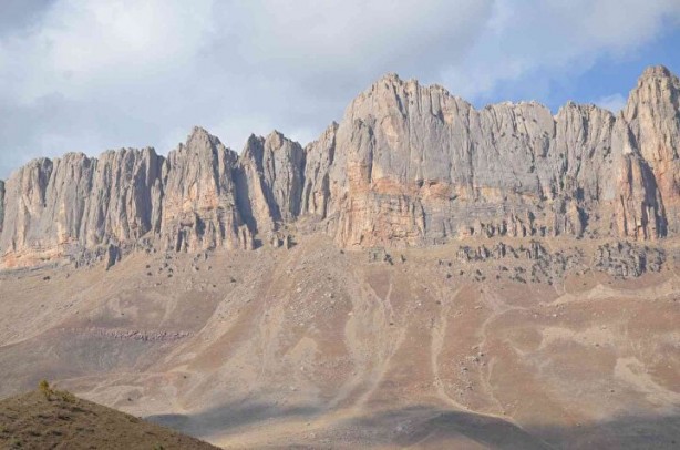 O dağın altından petrol fışkırabilir! Bu kez Gabar değil, bölgeye 'petrol denizi' diyorlar