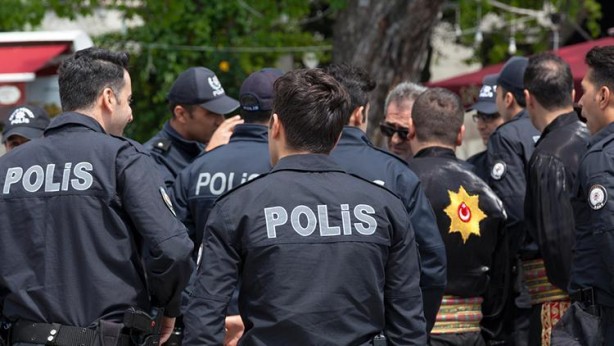 Foto - "O delikanlı kahraman Türk polisi gelsin beni sorguya alsın" "Artistliği o zaman da yaptık, şimdi de yapıyoruz" 