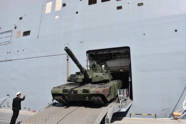Foto - O detay ilk kez görüntülendi! TCG Anadolu’ya bir de böyle bakın