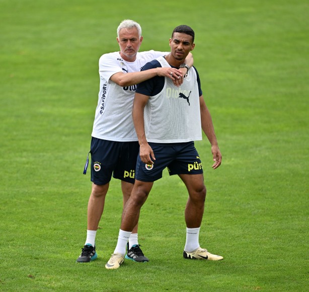 Foto - O devden satın almışlardı! Fenerbahçeliler çıldırdı resmen: Mourinho’ya ters köşe…