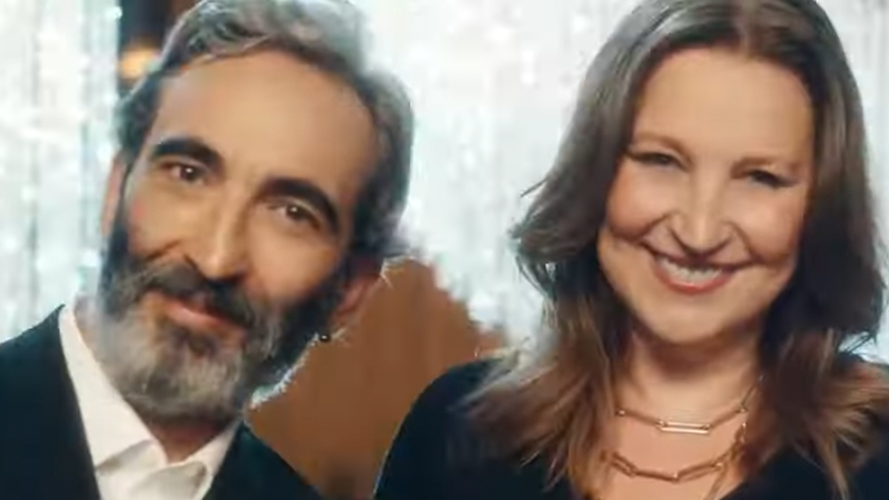 O edepsiz diziyle ilgili skandal büyüyor iken.. Boykotçu Cem yine sahnede: Now yine yaptı yapacağını!