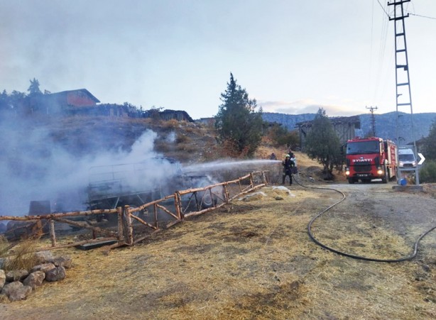 Foto - O filmin çekimleri sürerken köyde yangın çıktı