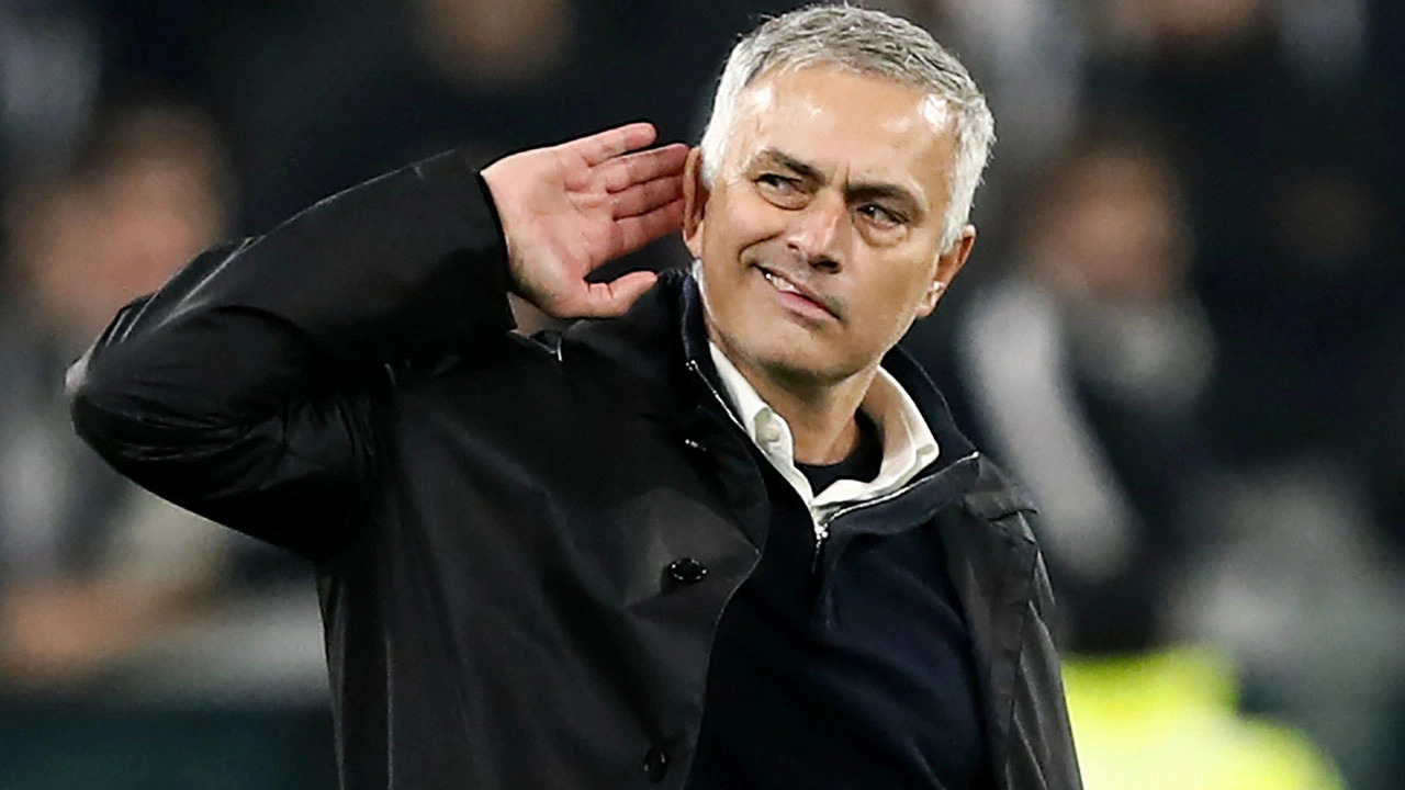 O futbolcular Mourinho'yu istemiyor! 'Dünyanın en iyi teknik direktörüne bu yapılır mı be' 