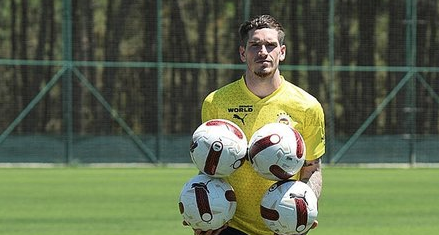 O futbolcuyla ilgili flaş gelişme! Tüm Türkiye’ye böyle duyurdular: Şaka değil gerçek...