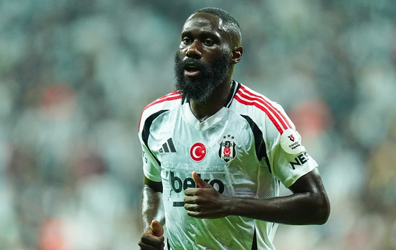 O gerçeği çarpıttılar: Rafa Silva’ya tekme üstüne tekme! Birleşme kararı çıktı…