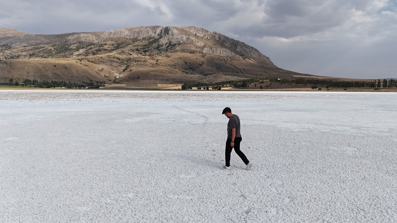 Foto - O göl tamamen kurudu! Adeta beyaz çöle döndü
