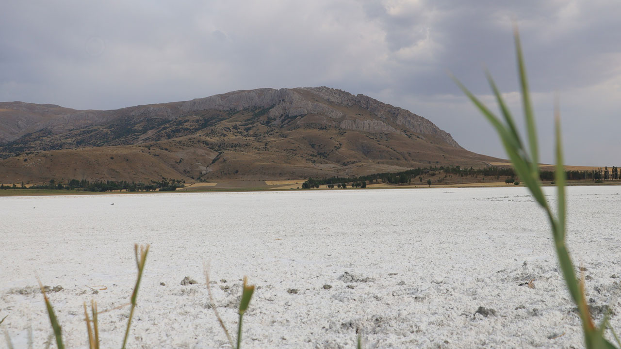 Foto - O göl tamamen kurudu! Adeta beyaz çöle döndü