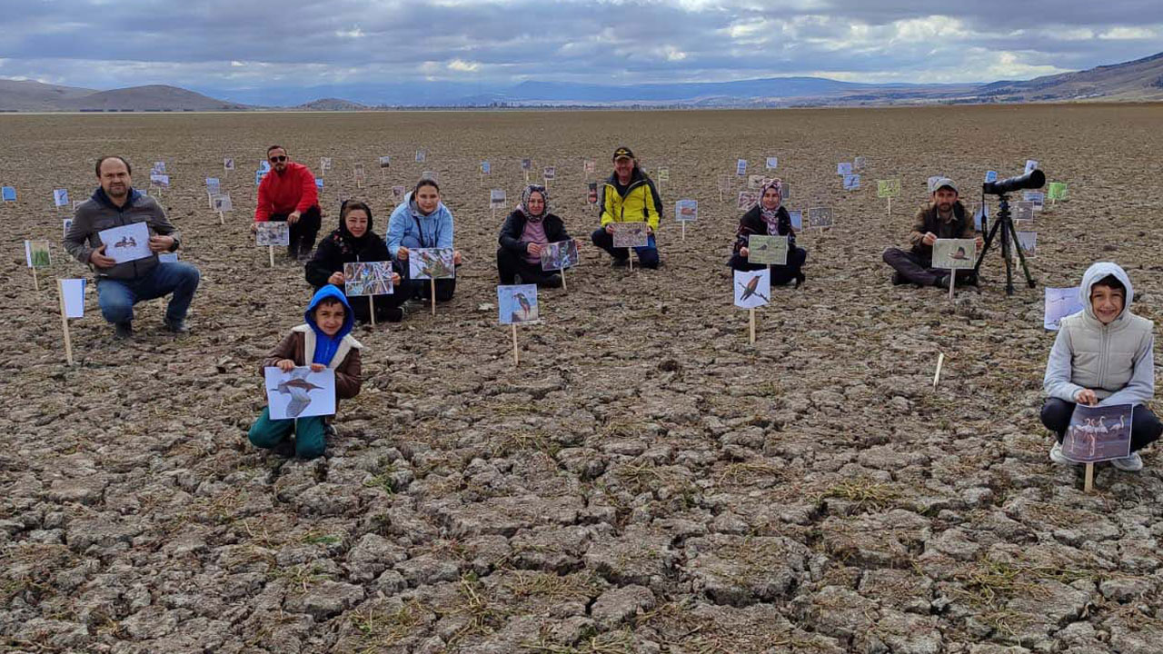 Foto - O göl tamamen kurudu! Kuş cennetiydi çorak araziye döndü