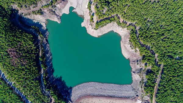 Foto - O gölette kuraklıktan adacıklar oluştu